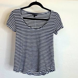 Banana Republic B&W Striped Scoop Neck Tee